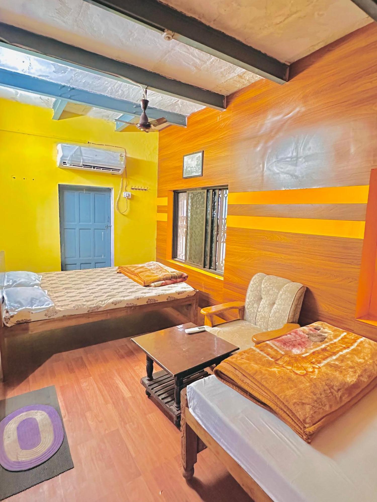 Home Stay Suraj Inn فاراناسي المظهر الخارجي الصورة
