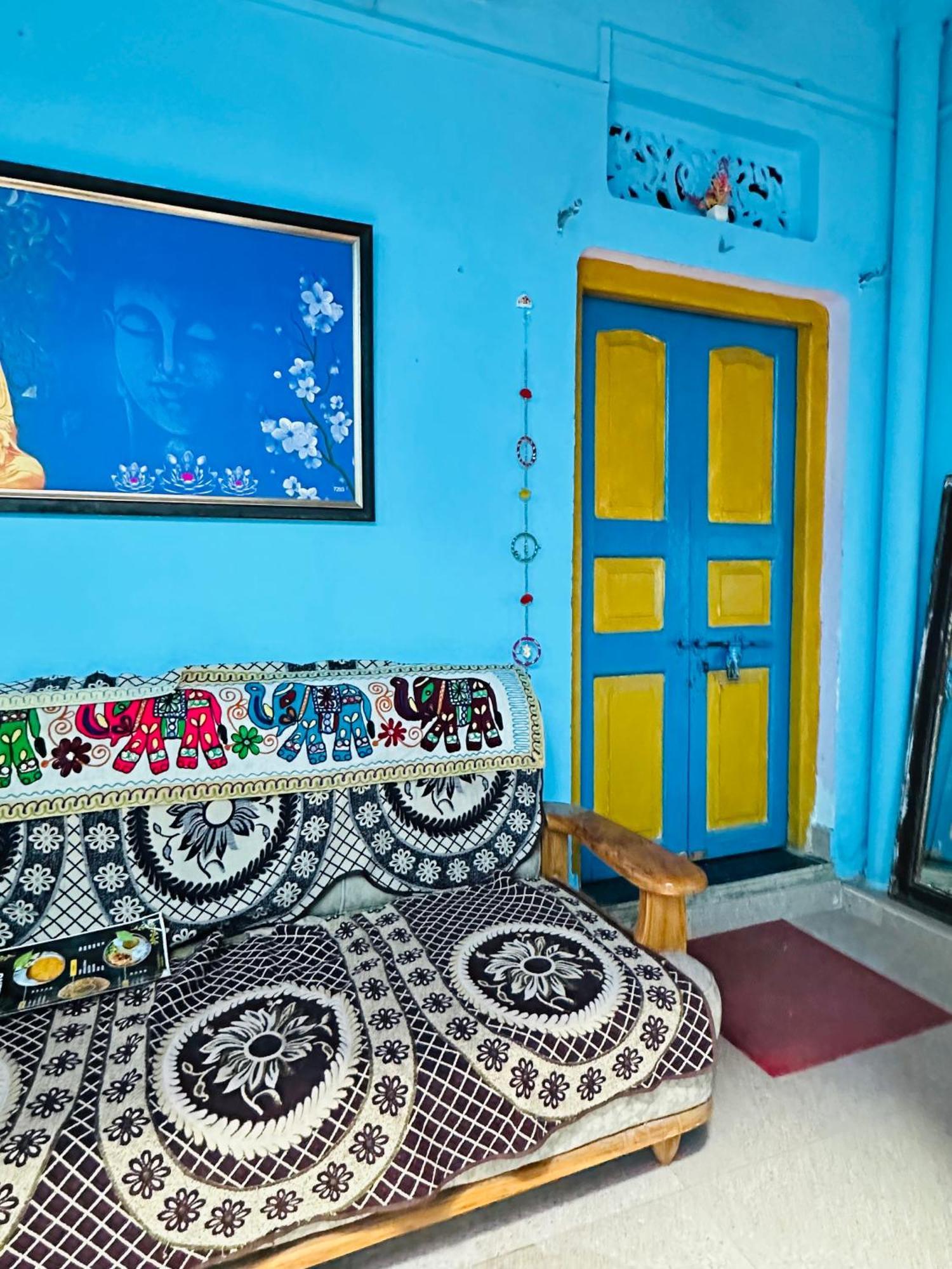 Home Stay Suraj Inn فاراناسي المظهر الخارجي الصورة