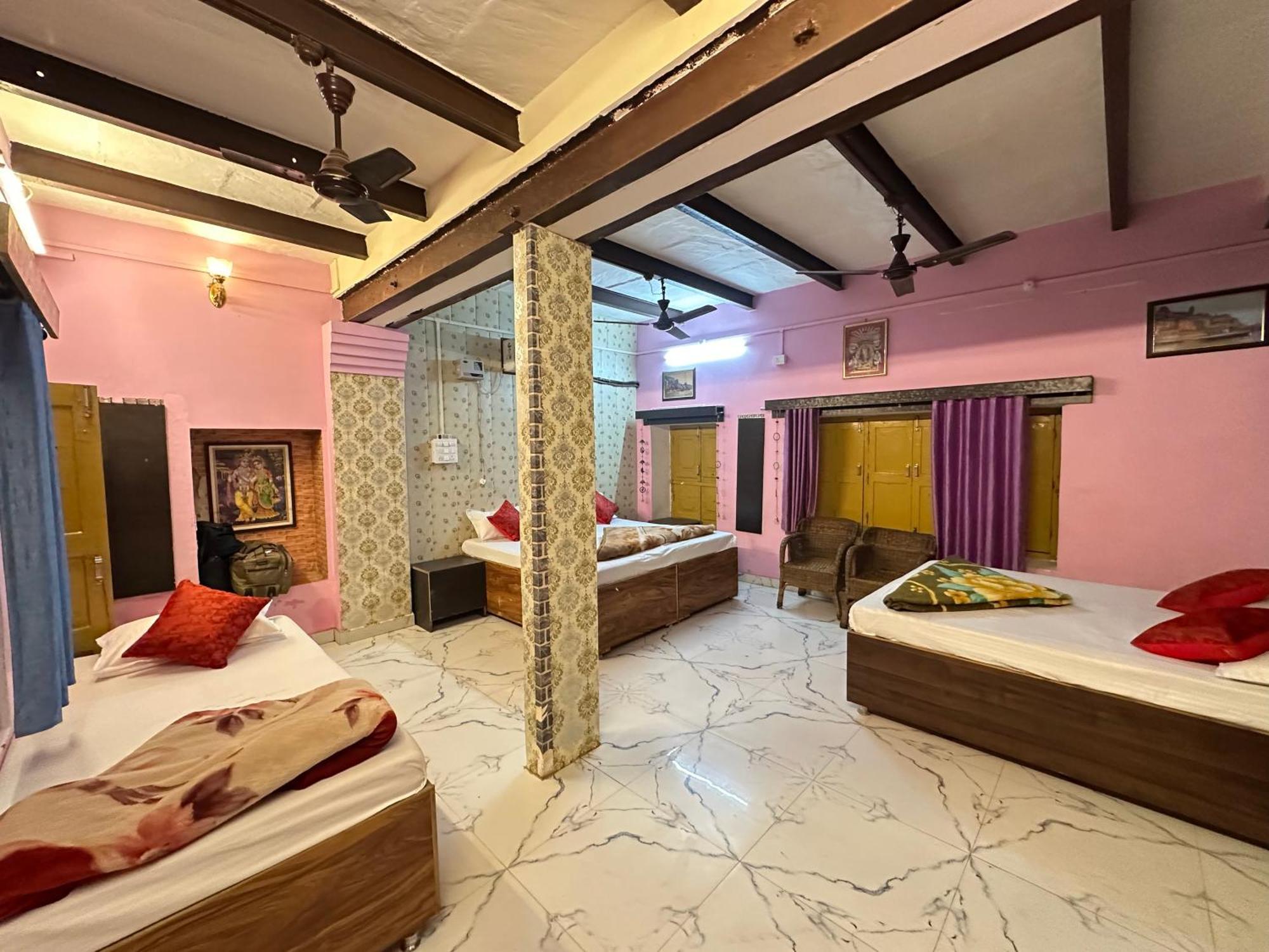 Home Stay Suraj Inn فاراناسي المظهر الخارجي الصورة
