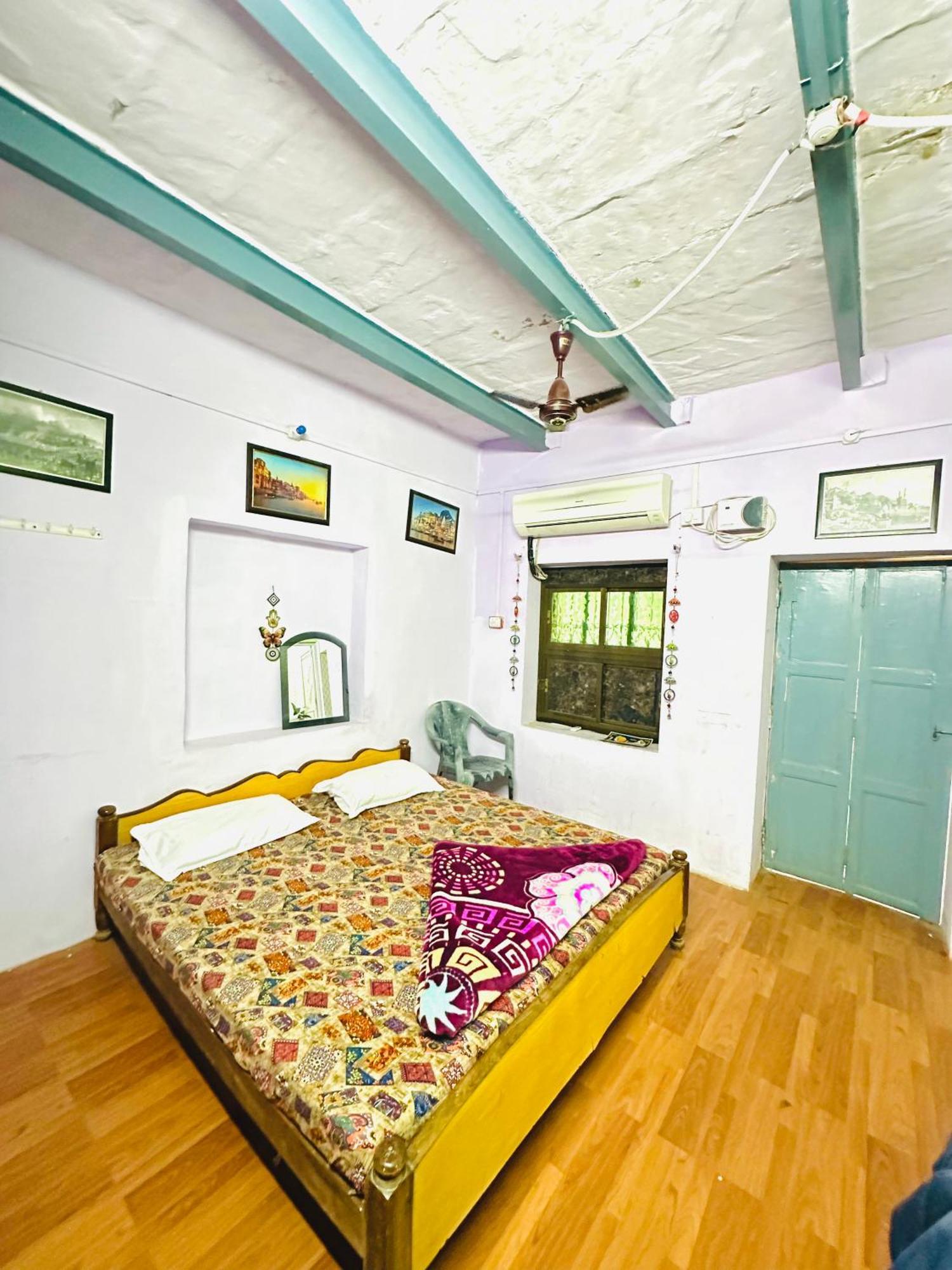Home Stay Suraj Inn فاراناسي المظهر الخارجي الصورة