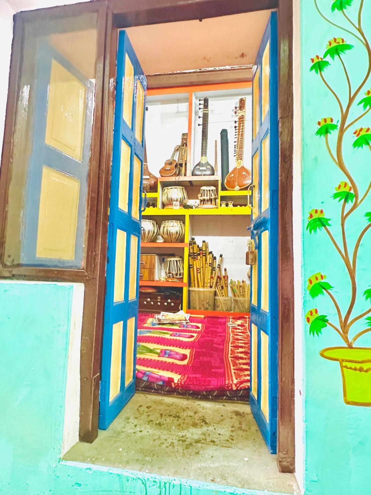 Home Stay Suraj Inn فاراناسي المظهر الخارجي الصورة