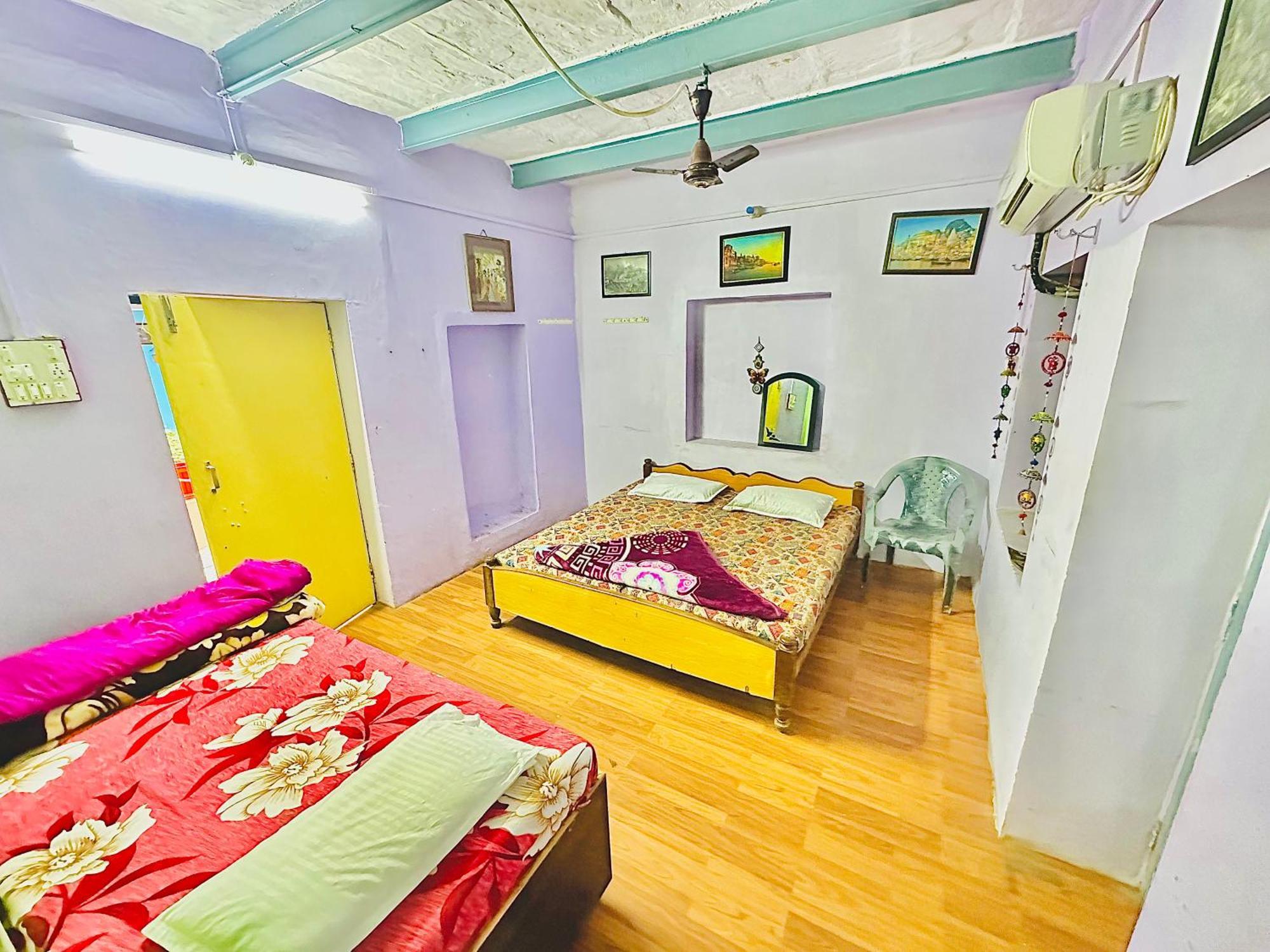 Home Stay Suraj Inn فاراناسي المظهر الخارجي الصورة