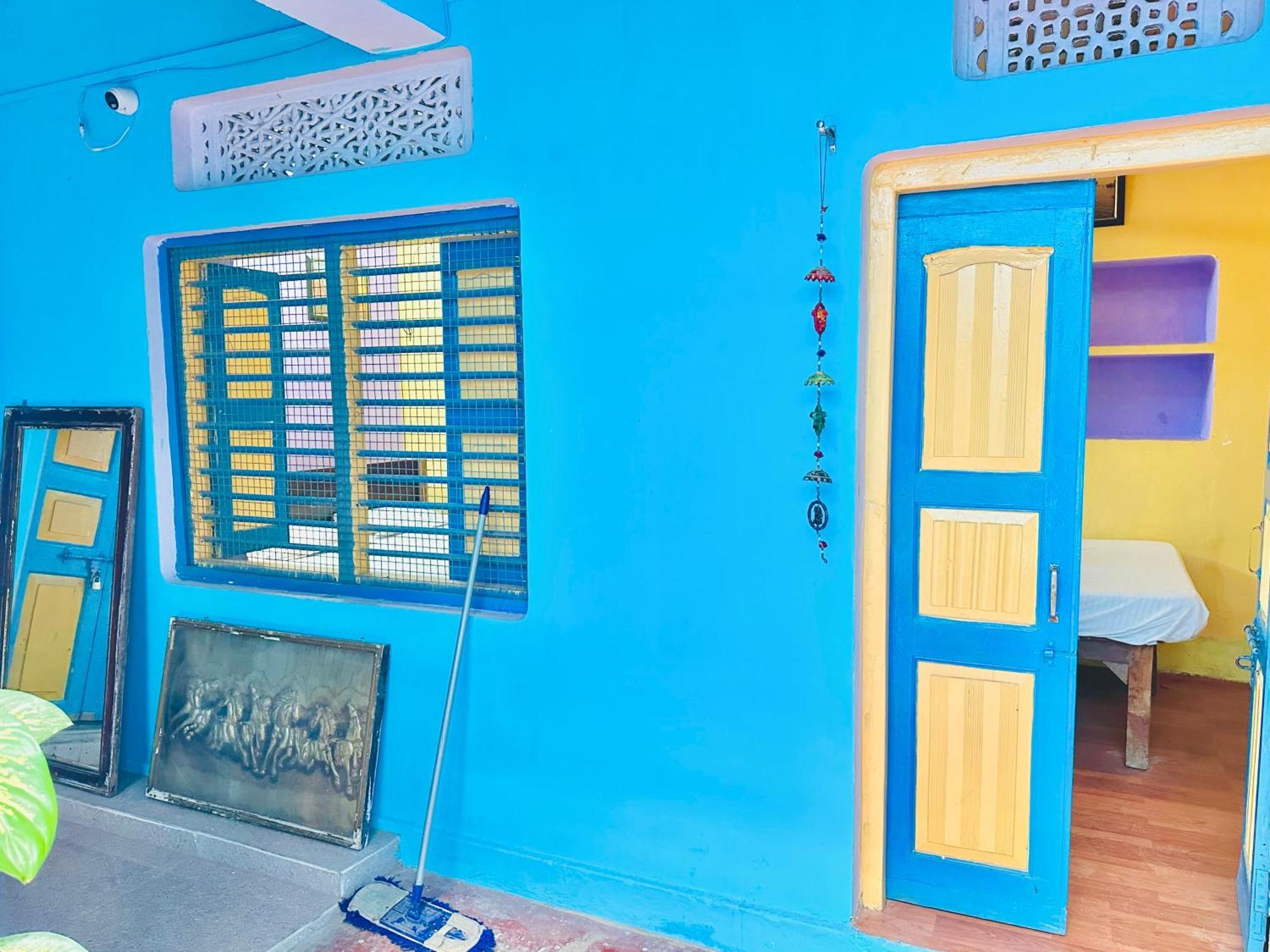 Home Stay Suraj Inn فاراناسي المظهر الخارجي الصورة