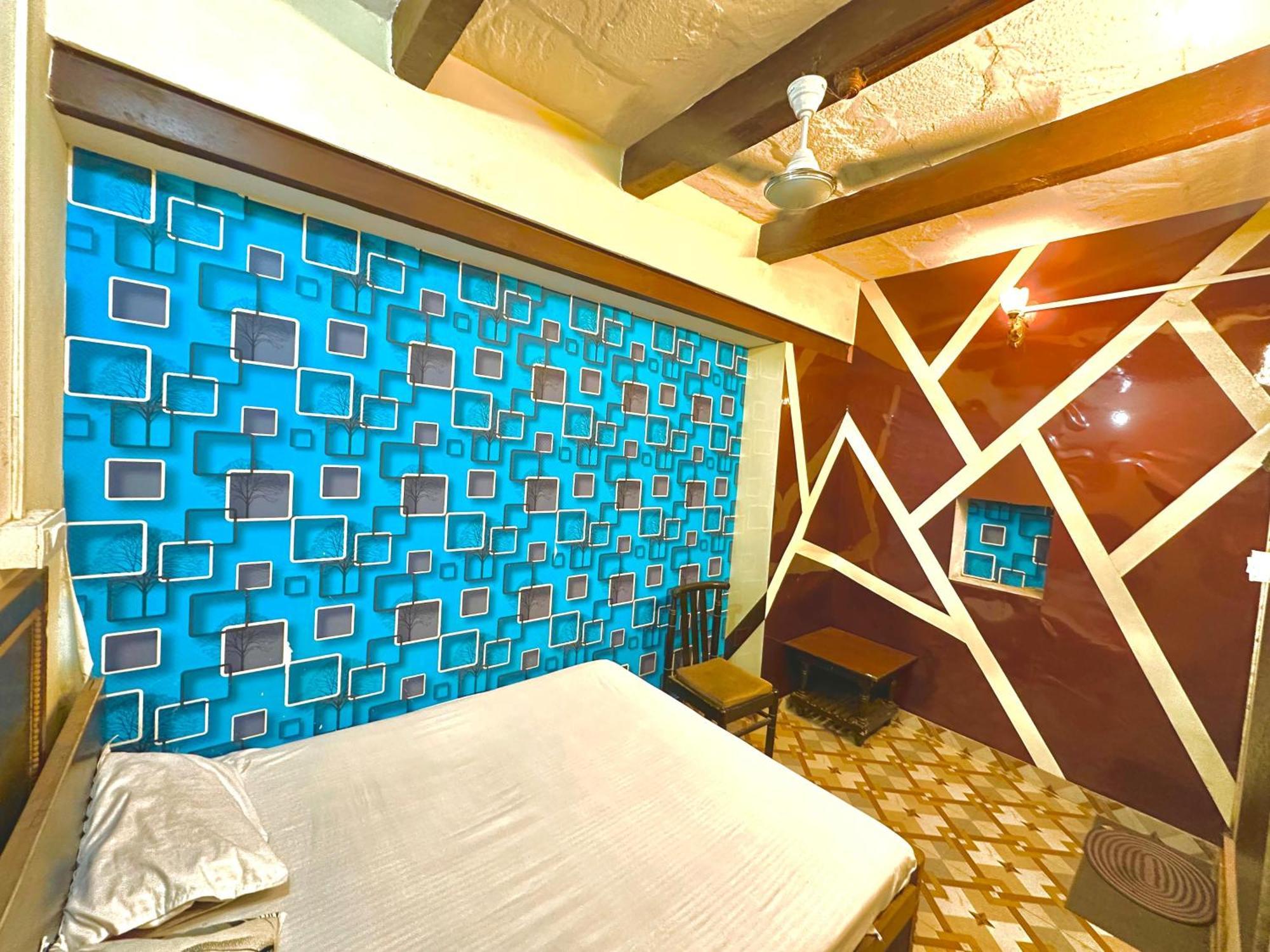 Home Stay Suraj Inn فاراناسي المظهر الخارجي الصورة